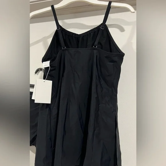 Hold Pose High Neck black Tankini & Bottom - Picture 2 of 9